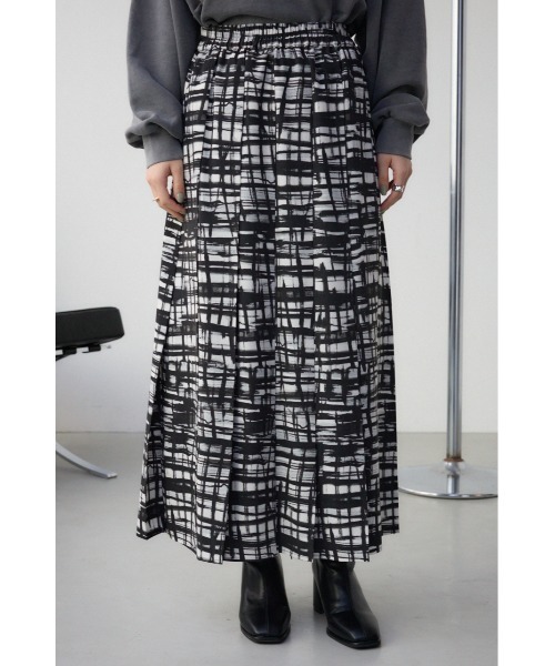 AZUL by moussy(アズールバイマウジー)の「グラフィックチェックフレアスカート(スカート・レディース・ブラック系その他/ブルー系その他・FREE)」の5枚目の写真