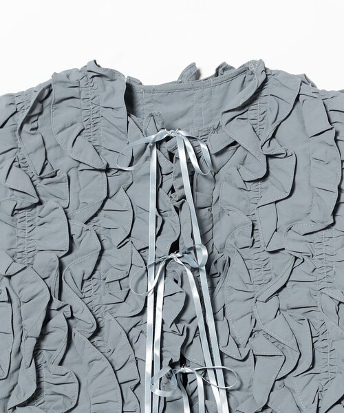 CAROLINA GLASER（カロリナ グレイサー）の「リボン フリル  ショート丈ベスト（ベスト・レディース・ブラック/サックスブルー・ONE SIZE）」の6枚目の写真