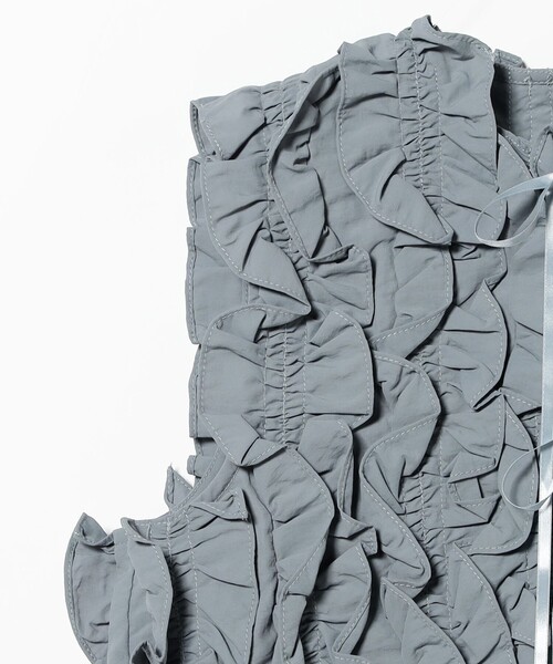 CAROLINA GLASER（カロリナ グレイサー）の「リボン フリル  ショート丈ベスト（ベスト・レディース・ブラック/サックスブルー・ONE SIZE）」の7枚目の写真