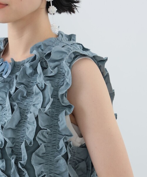 CAROLINA GLASER（カロリナ グレイサー）の「リボン フリル  ショート丈ベスト（ベスト・レディース・ブラック/サックスブルー・ONE SIZE）」の15枚目の写真