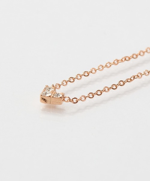 Phoebe（フィービィー）の「【金属アレルギー対応】スリービジューミニハートネックレス/全長:41cm/ハートモチーフ（ネックレス・レディース・シャンパン・FREE）」の3枚目の写真