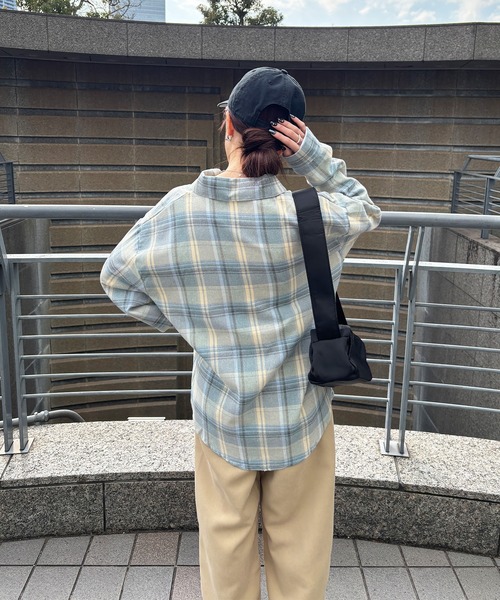 ISOOK（アイスー）の「【ISOOK / アイスー】レギュラーカラーチェックネルシャツ / ミドル丈 長袖 メンズライク 古着風 ブラウス ネイビー グレー ブルー ZOZOTOWN限定（シャツ/ブラウス・レディース・ネイビー/スモークグレー・FREE）」の14枚目の写真