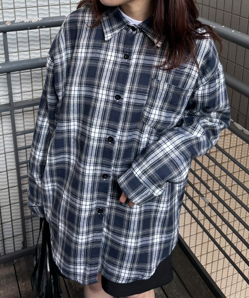 ISOOK（アイスー）の「【ISOOK / アイスー】レギュラーカラーチェックネルシャツ / ミドル丈 長袖 メンズライク 古着風 ブラウス ネイビー グレー ブルー ZOZOTOWN限定（シャツ/ブラウス・レディース・ネイビー/スモークグレー・FREE）」の9枚目の写真