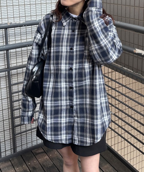 ISOOK（アイスー）の「【ISOOK / アイスー】レギュラーカラーチェックネルシャツ / ミドル丈 長袖 メンズライク 古着風 ブラウス ネイビー グレー ブルー ZOZOTOWN限定（シャツ/ブラウス・レディース・ネイビー/スモークグレー・FREE）」の17枚目の写真