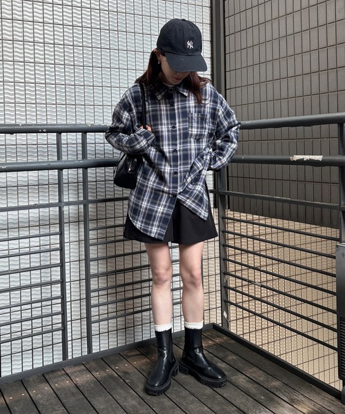 ISOOK（アイスー）の「【ISOOK / アイスー】レギュラーカラーチェックネルシャツ / ミドル丈 長袖 メンズライク 古着風 ブラウス ネイビー グレー ブルー ZOZOTOWN限定（シャツ/ブラウス・レディース・ネイビー/スモークグレー・FREE）」の20枚目の写真