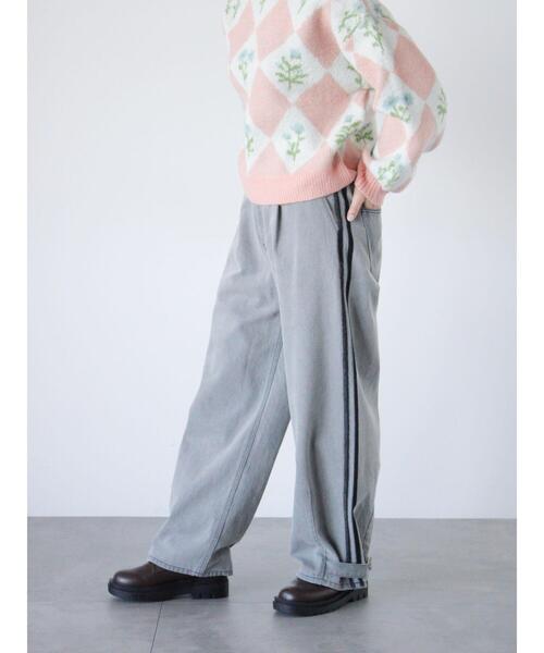 ehka sopo(エヘカソポ)の「サイドラインカーブデニムパンツ(その他パンツ・レディース・ブルー/サックスブルー/グレー・F)」の8枚目の写真