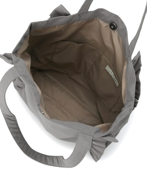 SHOO・LA・RUE（シューラルー）の「フリルトートバッグ（トートバッグ・レディース・ブラック/グレー/ナチュラル/ピンク系/イエロー・00）」の11枚目の写真