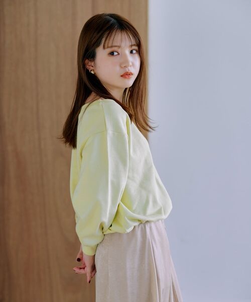 COHINA(コヒナ)の「ボートネックドロストスウェット 【低身長・小柄女性】(スウェット・レディース・グレー/ピンク/イエロー/ベージュ・ONE SIZE)」の18枚目の写真