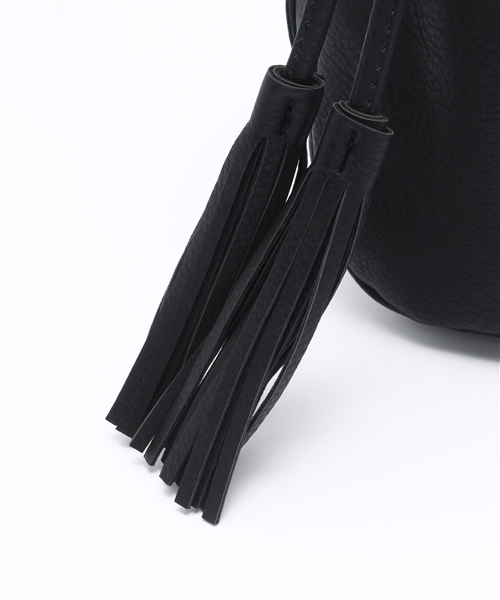 Chico（チコ）の「【who's who Chico】サイドタッセルショルダーバック（ショルダーバッグ・レディース・カーキ/グレー/ブラック/ベージュ・FREE）」の8枚目の写真