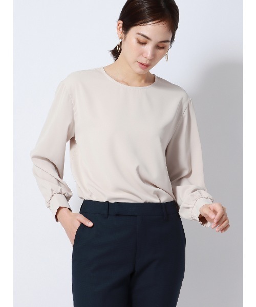 SUIT SQUARE(スーツスクエア)の「PERFORMANCE BLOUSE ラウンドネックブラウス 8分袖 ウォッシャブル UVカット 無地(シャツ/ブラウス・レディース・ネイビー系/ホワイト系/ベージュ系・40(11号)/38(9号))」の7枚目の写真