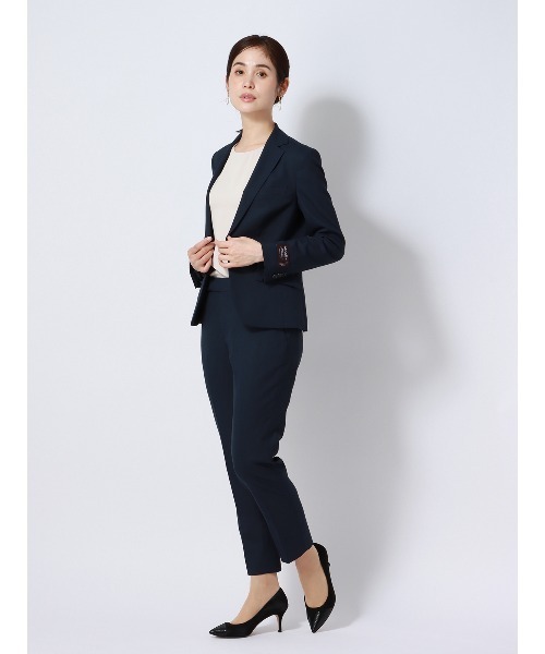 SUIT SQUARE(スーツスクエア)の「PERFORMANCE BLOUSE ラウンドネックブラウス 8分袖 ウォッシャブル UVカット 無地(シャツ/ブラウス・レディース・ネイビー系/ホワイト系/ベージュ系・40(11号)/38(9号))」の5枚目の写真