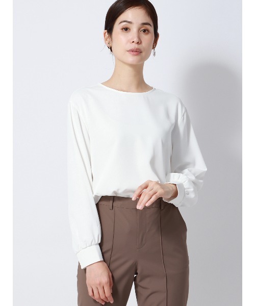 SUIT SQUARE(スーツスクエア)の「PERFORMANCE BLOUSE ラウンドネックブラウス 8分袖 ウォッシャブル UVカット 無地(シャツ/ブラウス・レディース・ネイビー系/ホワイト系/ベージュ系・40(11号)/38(9号))」の11枚目の写真