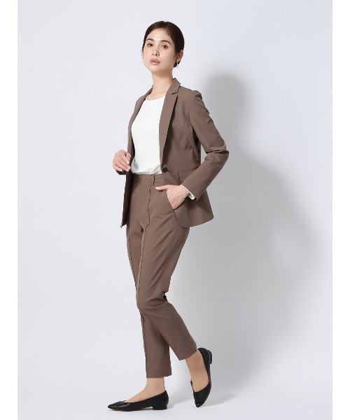 SUIT SQUARE(スーツスクエア)の「PERFORMANCE BLOUSE ラウンドネックブラウス 8分袖 ウォッシャブル UVカット 無地(シャツ/ブラウス・レディース・ネイビー系/ホワイト系/ベージュ系・40(11号)/38(9号))」の9枚目の写真