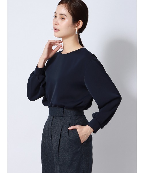 SUIT SQUARE(スーツスクエア)の「PERFORMANCE BLOUSE ラウンドネックブラウス 8分袖 ウォッシャブル UVカット 無地(シャツ/ブラウス・レディース・ネイビー系/ホワイト系/ベージュ系・40(11号)/38(9号))」の15枚目の写真