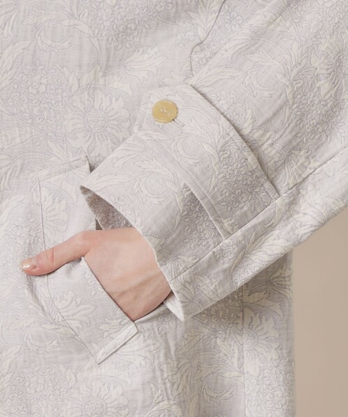 MACKINTOSH LONDON（マッキントッシュ ロンドン）の「【婦人画報掲載】【BIBURY FLOWER】【FYVIE/フィビー】バイブリーフラワージャカードショートコート（トレンチコート・レディース・ベージュ/ブルー・38）」の10枚目の写真