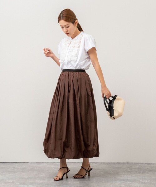 NOLLEY’S（ノーリーズ）の「フラワーモチーフフレンチスリーブブラウス（シャツ/ブラウス・レディース・ブラック/ホワイト・38）」の6枚目の写真