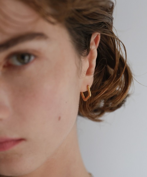 TEN.(テン)の「18KGP ダガーピアス(ピアス(両耳用)・レディース・ゴールド・FREE)」の2枚目の写真