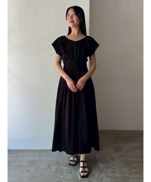 LAGUNAMOON(ラグナムーン)の「バルーンカフスフロントホックタックワンピ(ワンピース・レディース・ライトブルー/ブラック/アイボリー・SMALL/MEDIUM)」の18枚目の写真