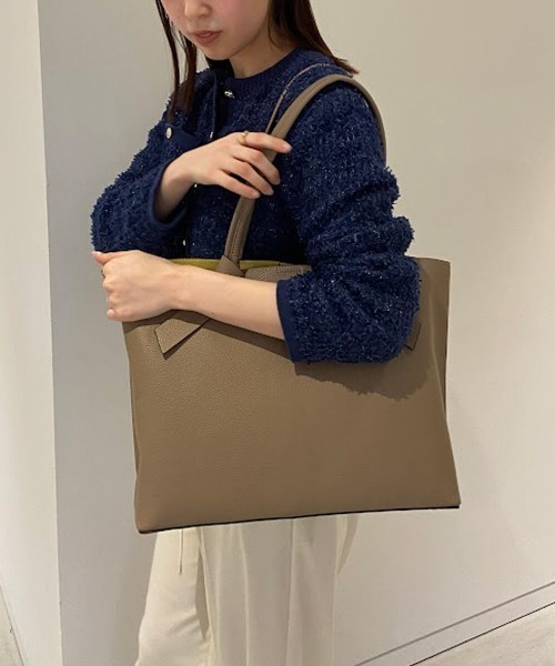 IEDIT（イディット）の「ＩＥＤＩＴ　軽やかに持てる　配色結びリボントートバッグ〈グレージュ〉（トートバッグ・レディース・グレイッシュベージュ・ONE SIZE）」の2枚目の写真