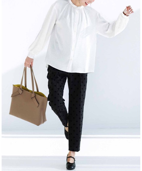 IEDIT（イディット）の「ＩＥＤＩＴ　軽やかに持てる　配色結びリボントートバッグ〈グレージュ〉（トートバッグ・レディース・グレイッシュベージュ・ONE SIZE）」の13枚目の写真