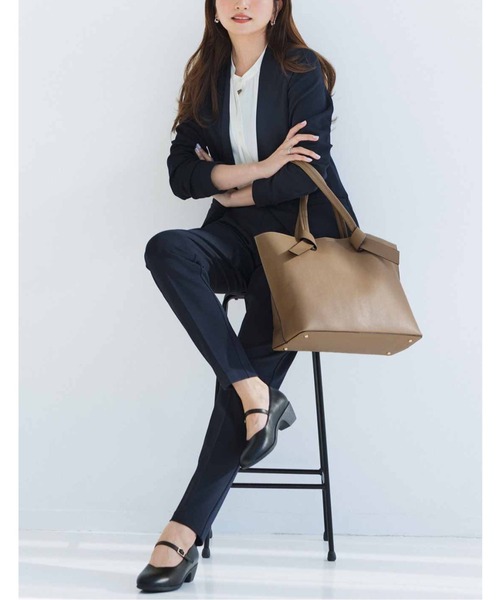 IEDIT（イディット）の「ＩＥＤＩＴ　軽やかに持てる　配色結びリボントートバッグ〈グレージュ〉（トートバッグ・レディース・グレイッシュベージュ・ONE SIZE）」の15枚目の写真