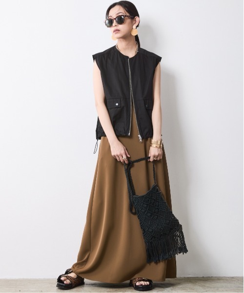 CHIC STYLE（シックスタイル）の「ノースリーブAラインロングワンピース＜大きいサイズ有＞（もっとロング丈）シックスタイル（ワンピース・レディース・ブラック/オリーブ・3L/L/M/5L/4L/LL）」の7枚目の写真