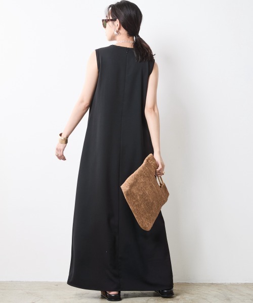 CHIC STYLE（シックスタイル）の「ノースリーブAラインロングワンピース＜大きいサイズ有＞（もっとロング丈）シックスタイル（ワンピース・レディース・ブラック/オリーブ・3L/L/M/5L/4L/LL）」の16枚目の写真