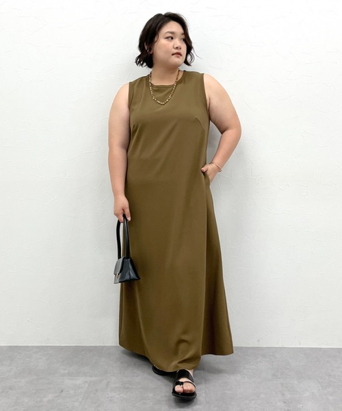 CHIC STYLE（シックスタイル）の「ノースリーブAラインロングワンピース＜大きいサイズ有＞（もっとロング丈）シックスタイル（ワンピース・レディース・ブラック/オリーブ・3L/L/M/5L/4L/LL）」の6枚目の写真