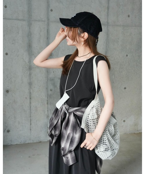 CHIC STYLE（シックスタイル）の「ノースリーブAラインロングワンピース＜大きいサイズ有＞（もっとロング丈）シックスタイル（ワンピース・レディース・ブラック/オリーブ・3L/L/M/5L/4L/LL）」の7枚目の写真