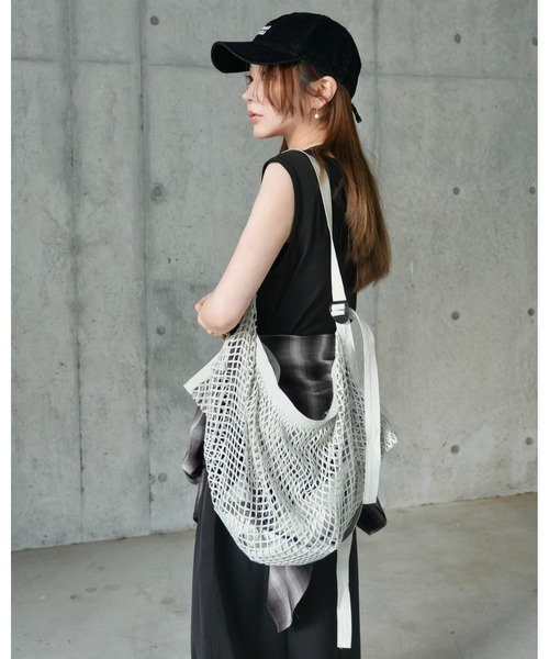 CHIC STYLE（シックスタイル）の「ノースリーブAラインロングワンピース＜大きいサイズ有＞（もっとロング丈）シックスタイル（ワンピース・レディース・ブラック/オリーブ・3L/L/M/5L/4L/LL）」の15枚目の写真