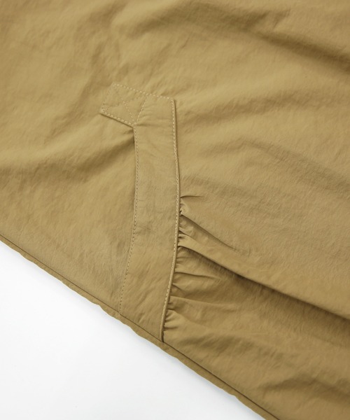 and it_(アンドイット)の「モチコさんコラボ撥水加工エプロンシャツワンピース(シャツワンピース・レディース・ブルー/ダークベージュ/ブラック・M-L)」の20枚目の写真