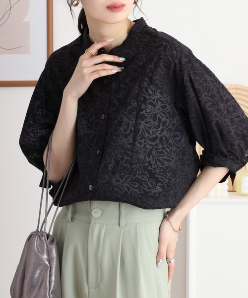 A.N.L（エーエヌエル　レーベル）の「A.N.L オパール加工 5分袖ノーカラー花柄ブラウス（シャツ/ブラウス・レディース・ブラック/オフホワイト・38）」の7枚目の写真