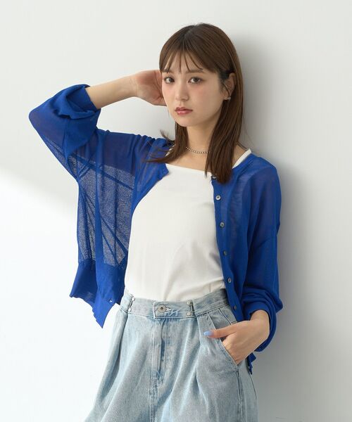 earth music&ecology（アースミュージックアンドエコロジー）の「接触冷感シアークルーニットカーディガン（カーディガン/ボレロ・レディース・アイボリー/ネイビー/ブルー/レッド/ブラック/杢グレー・FREE）」の15枚目の写真