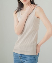 スクエアネック」に該当するレディースのタンクトップ（ベージュ