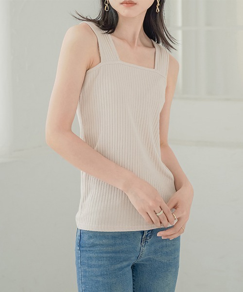 Doux Belle(ドゥーベル)の「スクエアネックリブタンクトップ(タンクトップ・レディース・ベージュ/ピンク/ホワイト/ブラック/ブルー/グレー・MEDIUM)」の8枚目の写真