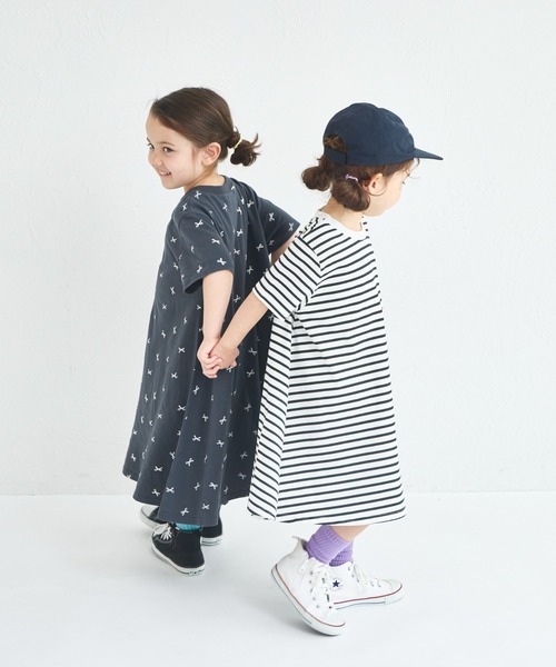 pairmanon（ペアマノン）の「【UVカット】【吸水速乾】【接触冷感】サマーファンクション 総柄ワンピース（ワンピース・キッズ・ホワイト/ホワイト系その他2/ブラック・100/110/120/130/140/150/90）」の16枚目の写真