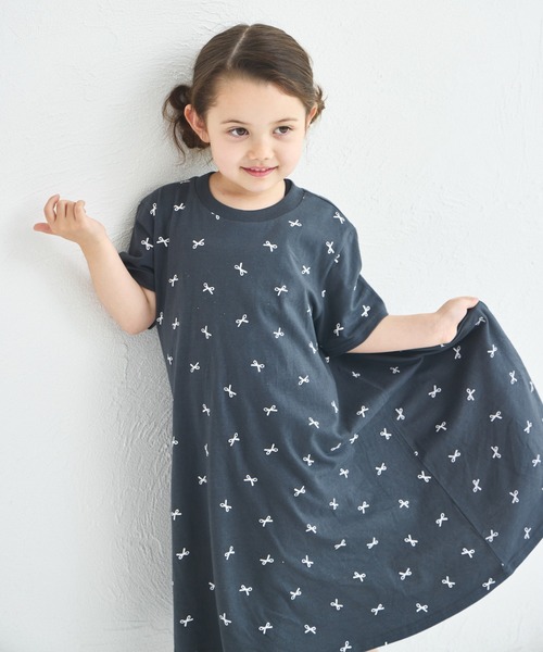 pairmanon（ペアマノン）の「【UVカット】【吸水速乾】【接触冷感】サマーファンクション 総柄ワンピース（ワンピース・キッズ・ホワイト/ホワイト系その他2/ブラック・100/110/120/130/140/150/90）」の14枚目の写真