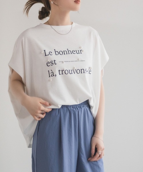 HusHusH(ハッシュアッシュ)の「HusHusH パール使いプリントドルマンTシャツ(Tシャツ/カットソー・レディース・オフホワイト/チャコールグレー/ベージュ・M/L)」の2枚目の写真