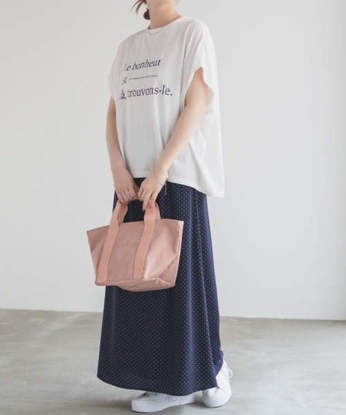 HusHusH(ハッシュアッシュ)の「HusHusH パール使いプリントドルマンTシャツ(Tシャツ/カットソー・レディース・オフホワイト/チャコールグレー/ベージュ・M/L)」の10枚目の写真