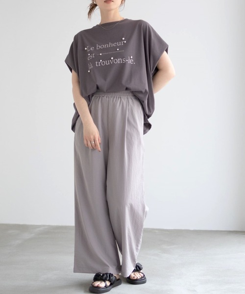 HusHusH(ハッシュアッシュ)の「HusHusH パール使いプリントドルマンTシャツ(Tシャツ/カットソー・レディース・オフホワイト/チャコールグレー/ベージュ・M/L)」の13枚目の写真