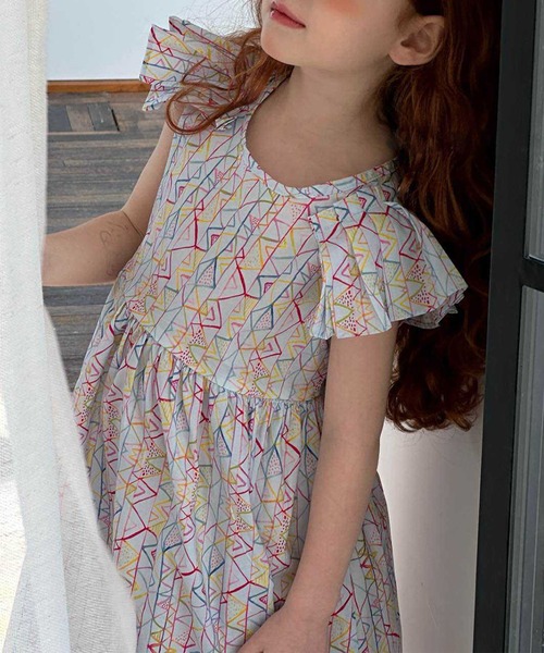 aimoha（アイモハ）の「【aimoha-KIDS-】肩フリル総柄ワンピース (SS)（ワンピース・キッズ・ブルー・110/120/130/140/150）」の5枚目の写真