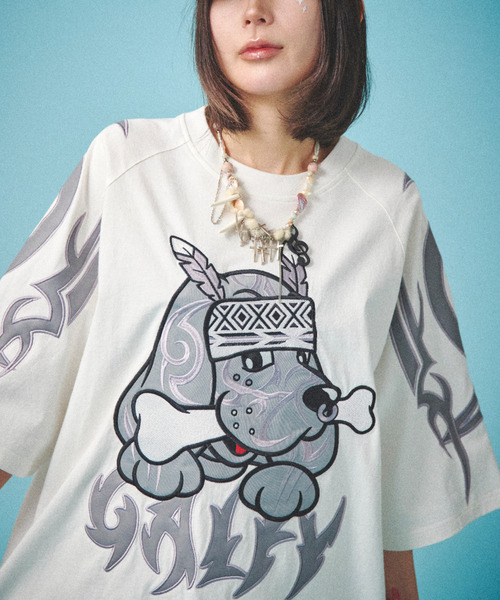 GALFY(ガルフィー)の「『GALFY/ガルフィー』部族長Tシャツ(Tシャツ/カットソー・レディース・オフホワイト/ブラック/グレイッシュベージュ・L/XL)」の4枚目の写真