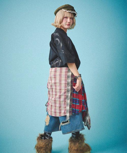 GALFY(ガルフィー)の「『GALFY/ガルフィー』部族長Tシャツ(Tシャツ/カットソー・レディース・オフホワイト/ブラック/グレイッシュベージュ・L/XL)」の13枚目の写真