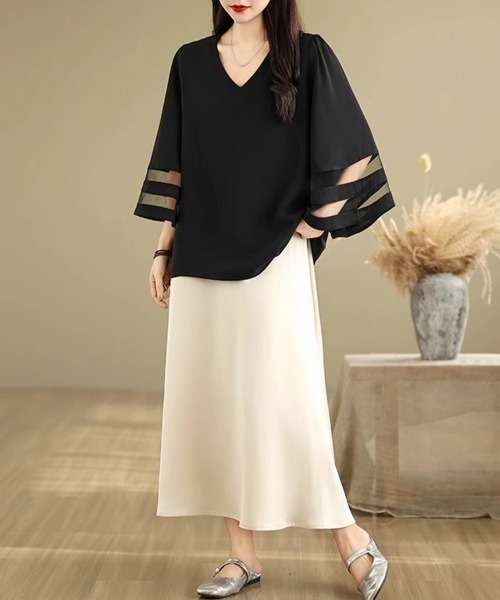 Beststore(ベストストア)の「フレア袖 シフォン ブラウス 深Vネック ゆったり(シャツ/ブラウス・レディース・ホワイト/ブラック/ネイビー・FREE)」の11枚目の写真