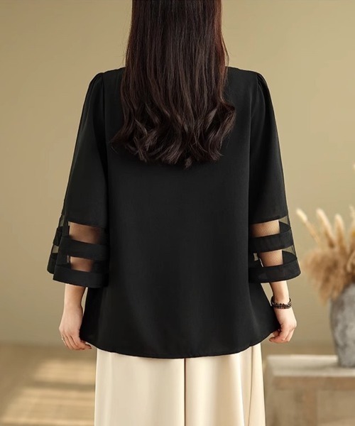Beststore(ベストストア)の「フレア袖 シフォン ブラウス 深Vネック ゆったり(シャツ/ブラウス・レディース・ホワイト/ブラック/ネイビー・FREE)」の4枚目の写真