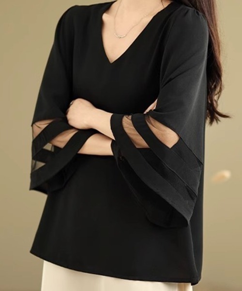Beststore(ベストストア)の「フレア袖 シフォン ブラウス 深Vネック ゆったり(シャツ/ブラウス・レディース・ホワイト/ブラック/ネイビー・FREE)」の5枚目の写真