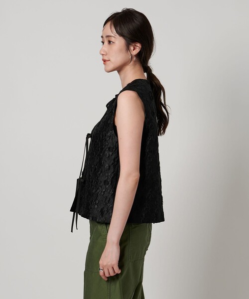 UNITED ARROWS(ユナイテッドアローズ)の「フラワージャガード ベスト(ベスト・レディース・オフホワイト/ブラック・FREE)」の10枚目の写真