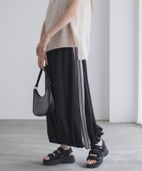 NAVY（ネイビー）の「nAvy ラインバルーンスカート（スカート・レディース・ブラック/チャコールグレー・M/L）」の3枚目の写真