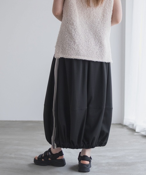 NAVY（ネイビー）の「nAvy ラインバルーンスカート（スカート・レディース・ブラック/チャコールグレー・M/L）」の6枚目の写真