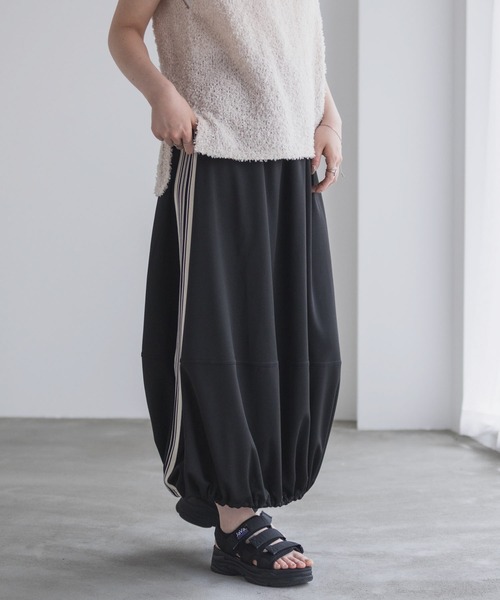 NAVY（ネイビー）の「nAvy ラインバルーンスカート（スカート・レディース・ブラック/チャコールグレー・M/L）」の7枚目の写真